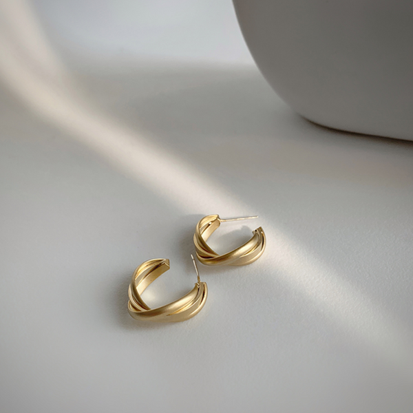 triple hoop matte gold pierce p154 – uluu - jewelry & accessory -