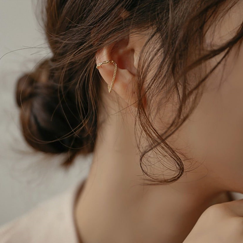 [ILYAND] 韓国ブランド☆14K GOLD☆Baguette Longchain Ear Cuff Swing Long Chain Ear Cuff – ucalypt