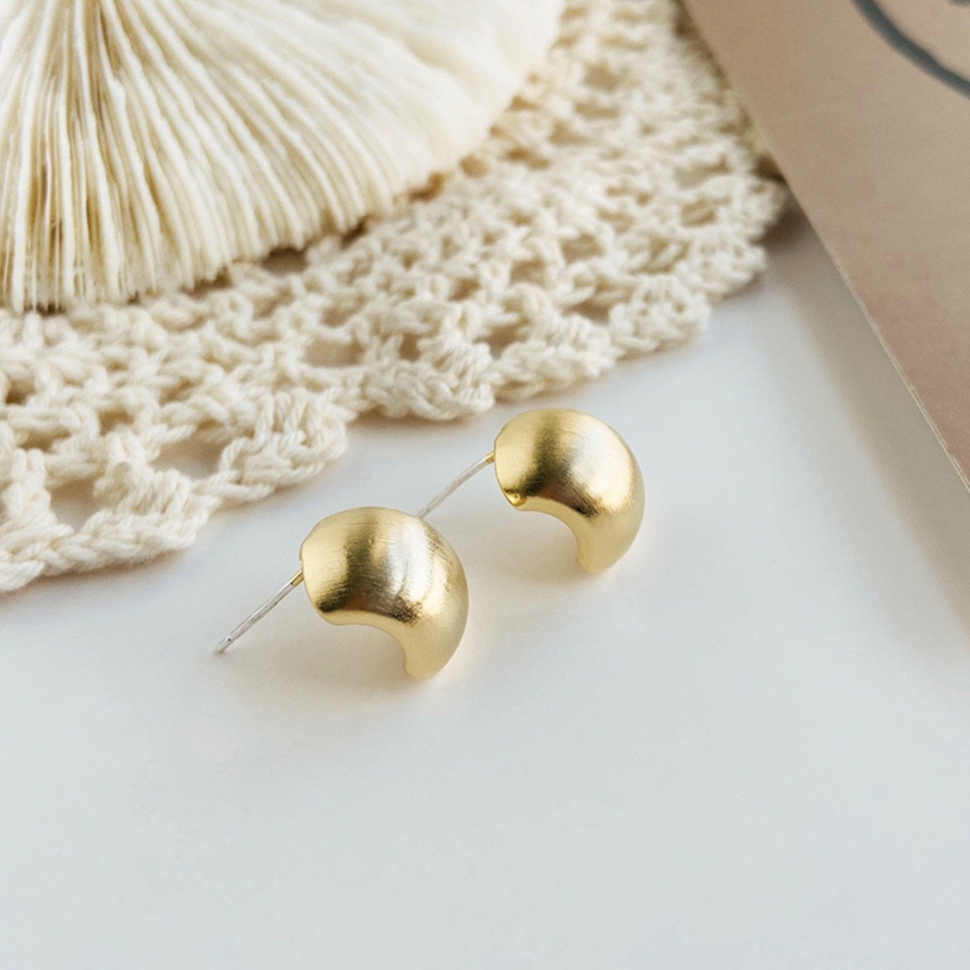 AkariH foop pierce gold-