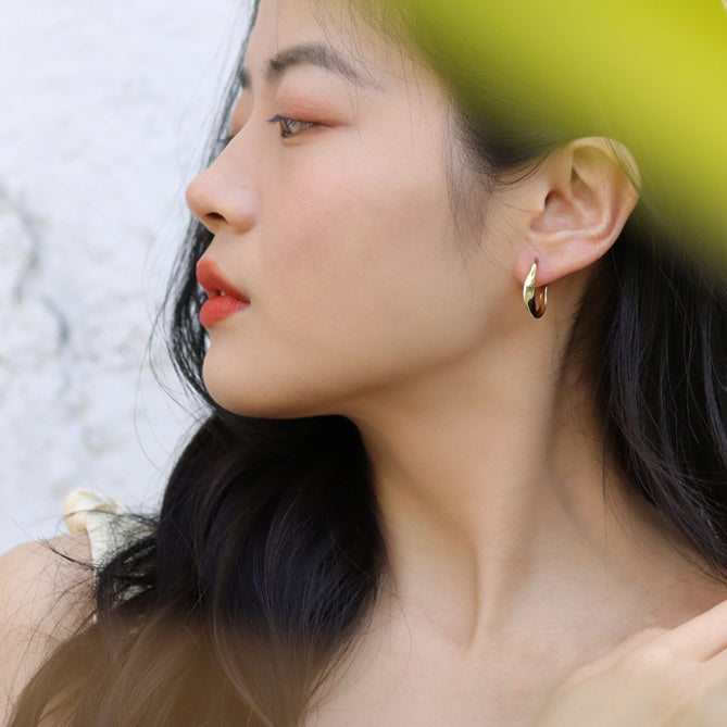 ルミナスビーズフープピアス E131H25627-W（4週間発送） ルミナスビーズフープピアス E131H25627-W（4週間発送）